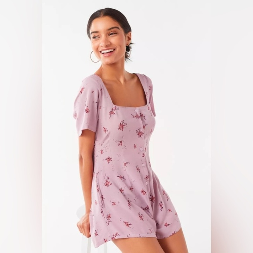 New UO Motel Square-Neck Button-Down Shorts Romper size large